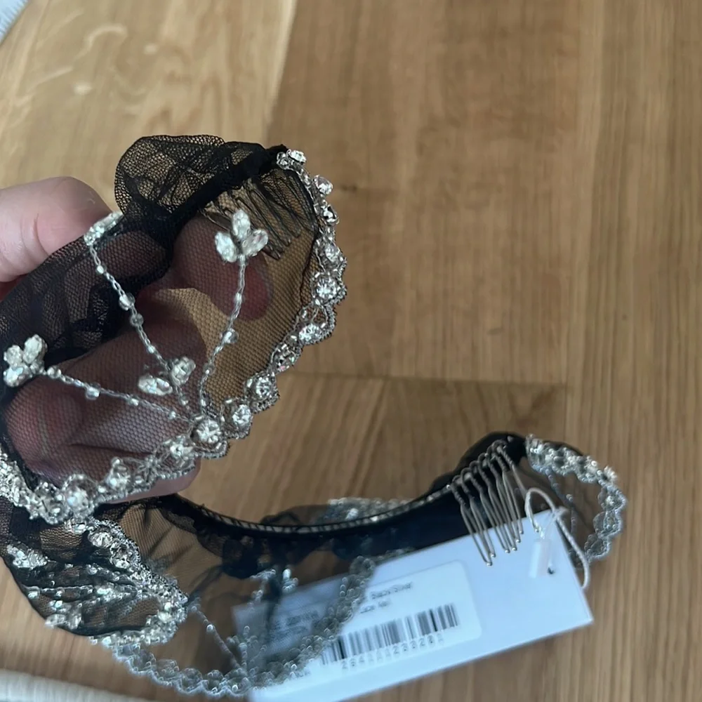 New AREA NYC EMBROIDERED LACE VEIL